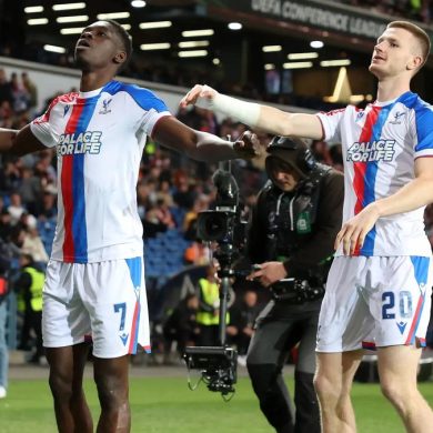 Ismaïla Sarr confirme son immense campagne européenne avec Crystal Palace en Conference League.