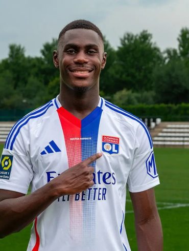 Lamine Camara, Moussa Niakhaté et Mamadou Sangaré sont les trois finalistes du Prix Marc-Vivien Foé 2026.