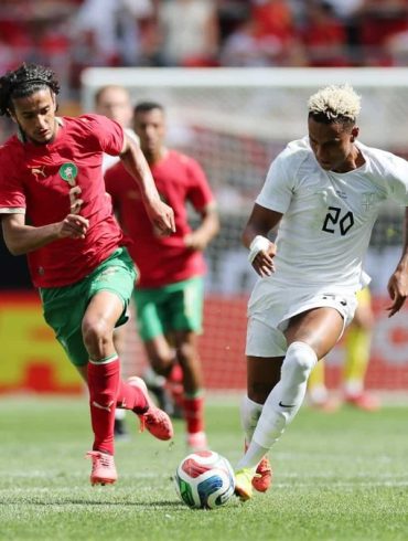 Ayyoub Bouaddi pourrait être repositionné à gauche en cas d’absence de Mazraoui et Salah-Eddine face au Brésil.