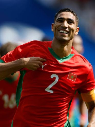 Achraf Hakimi en conférence de presse avant le choc entre le Maroc et le Brésil.