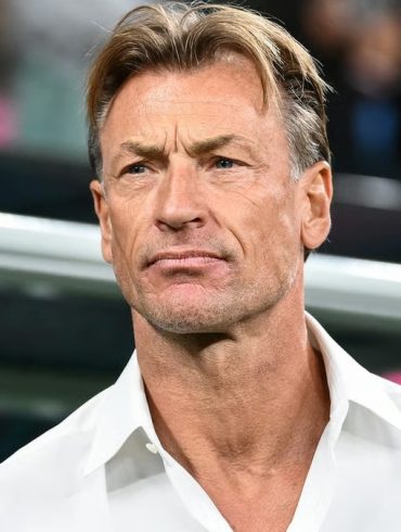 Hervé Renard aurait choisi Siramana Dembélé comme adjoint principal en cas de retour à la tête des Éléphants.