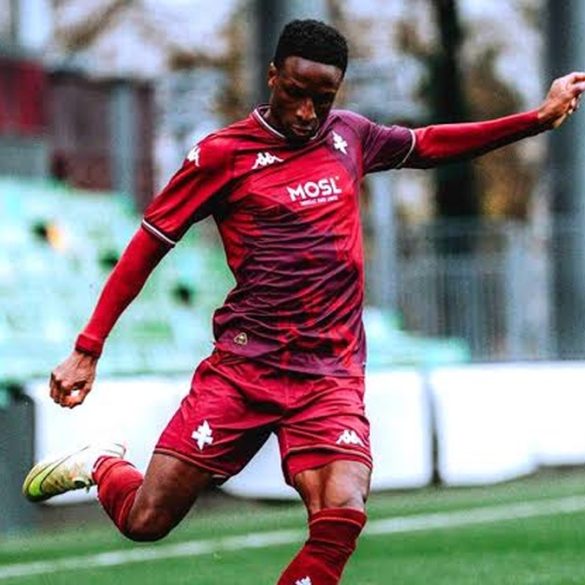 Bouna Sarr prolonge son contrat avec le FC Metz jusqu’en 2028.