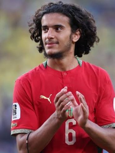 Le LOSC réclamerait entre 80 et 100 M€ pour laisser partir Ayyoub Bouaddi.