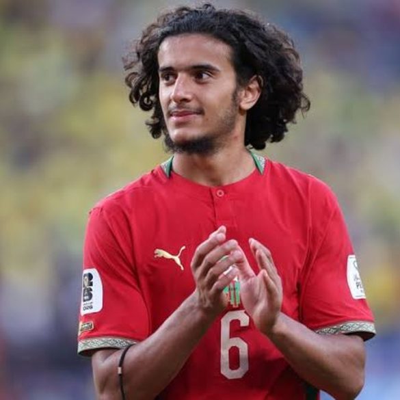 Le LOSC réclamerait entre 80 et 100 M€ pour laisser partir Ayyoub Bouaddi.