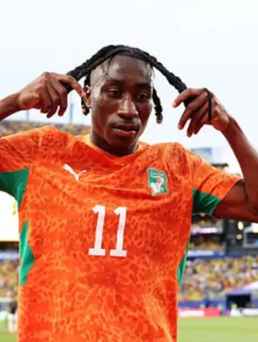 Yan Diomandé reste concentré sur le Mondial, sans fermer la porte à la Premier League.