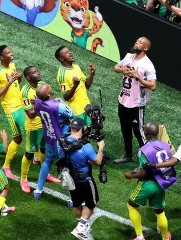 Teboho Mokoena a inscrit un but chargé d’émotion avec l’Afrique du Sud.