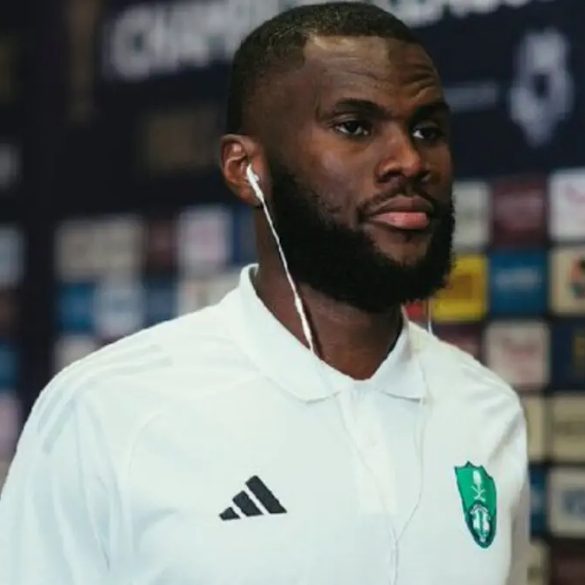 Franck Kessié pourrait quitter Al-Ahli et viser un retour en Serie A.