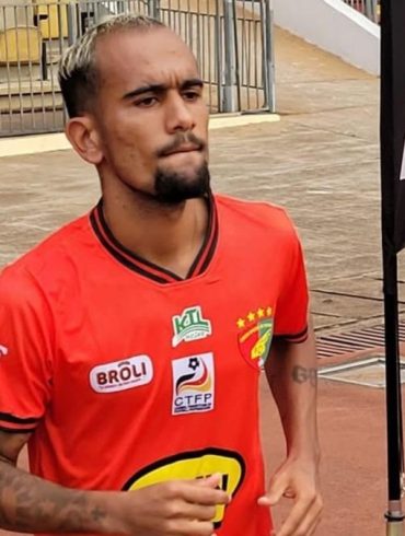 Nathan Doualla s’engage avec Al Merrikh SC jusqu’en 2029.