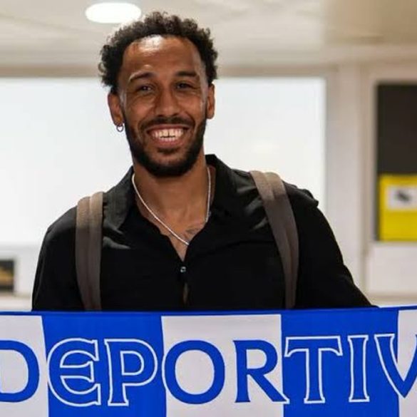 Pierre-Emerick Aubameyang explique les raisons familiales de son transfert au Deportivo La Corogne.