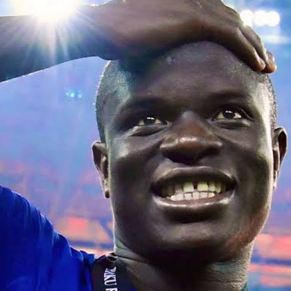 Jamie Vardy affirme que N’Golo Kanté souhaitait initialement représenter le Mali avant de choisir l’équipe de France.