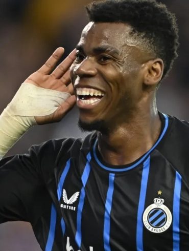 Raphael Onyedika est au centre d’une bataille entre l’Eintracht Francfort et Al-Ittihad.