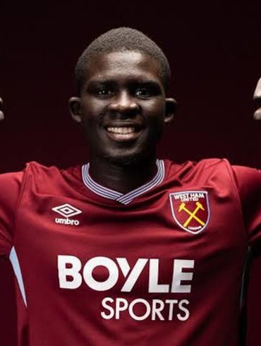 Brentford a formulé une offre pour El Hadji Malick Diouf, mais West Ham ne souhaite pas vendre le défenseur sénégalais.