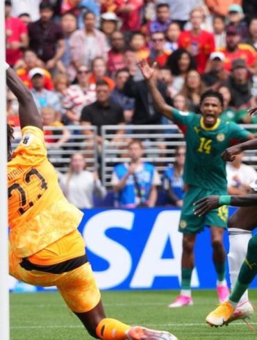 Pape Thiaw et le Sénégal au cœur des critiques après l’élimination des Lions de la Teranga en Coupe du monde.