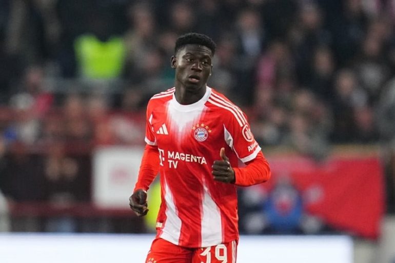 Le Bayern Munich négocie le transfert définitif de Bara Sapoko Ndiaye et lui propose un contrat de cinq ans.