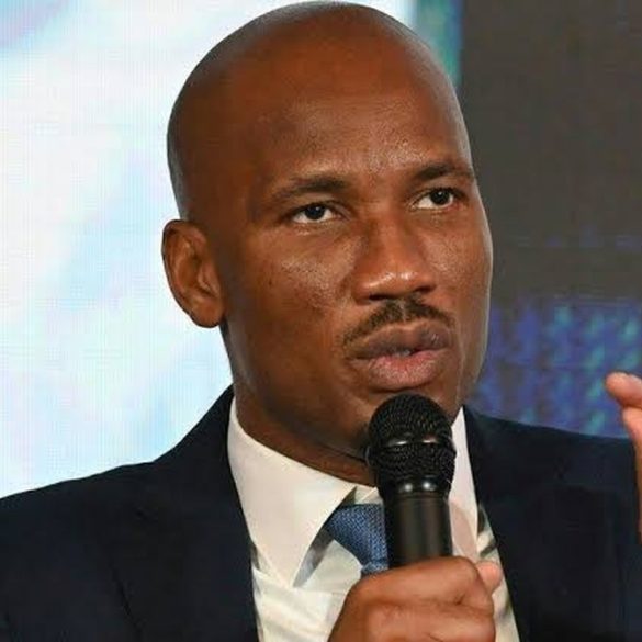 Didier Drogba critique l’arbitrage après le penalty non sifflé sur Nicolas Pépé face à la Norvège.