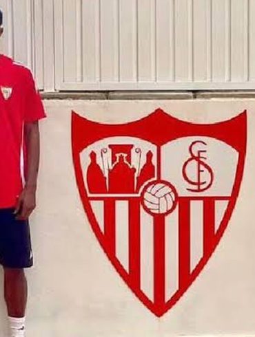Emmanuel Abrokwa va rejoindre le Séville FC avec un contrat jusqu’en 2029.