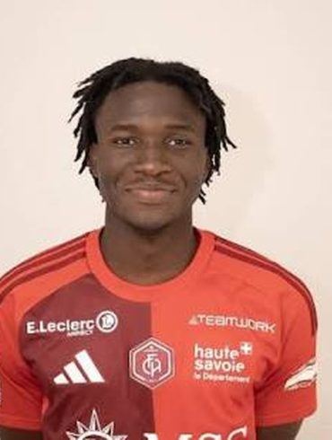 Le milieu international ivoirien Mohamed Koné rejoint le FC Annecy en provenance d’Aston Villa.