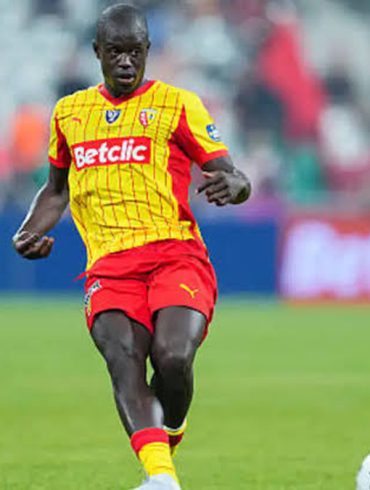 Malang Sarr intéresse la Real Sociedad après son départ du RC Lens.