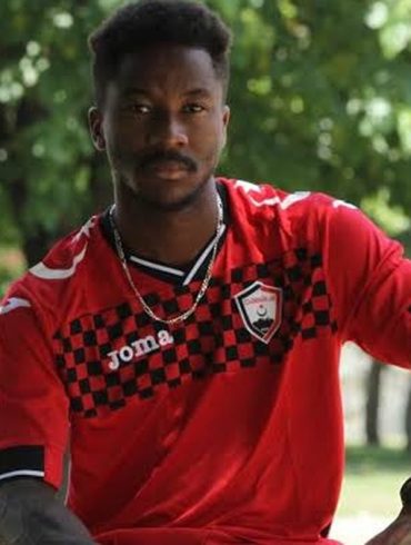 Adriel Ba Loua conseille aux jeunes joueurs de faire preuve de patience dans leur progression.