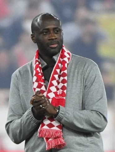 Yaya Touré célèbre la victoire du Slovan Bratislava contre Podbrezová lors de la deuxième journée du championnat slovaque.