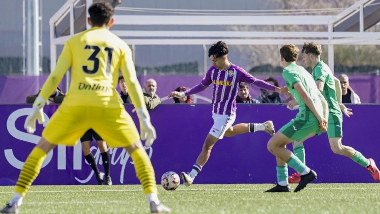 Junior Nemi arrive en Espagne pour boucler son transfert à Valladolid