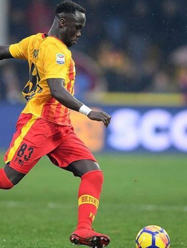 David Okereke s’engage avec Benevento et retrouve le football italien.