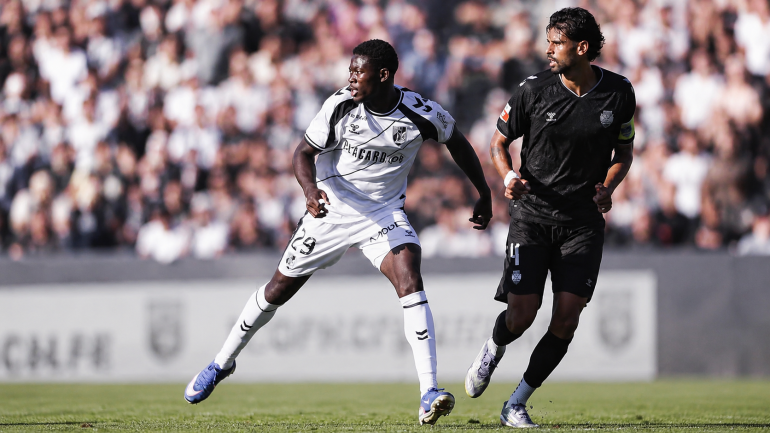 Patrick Ouotro débute avec Vitória Guimarães
