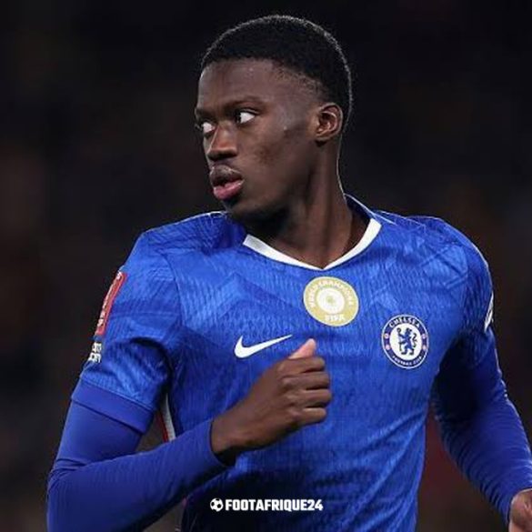 Mamadou Sarr pourrait quitter Chelsea en prêt, avec la Real Sociedad et Al-Hilal intéressés.