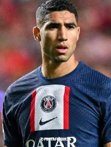 Achraf Hakimi en conférence de presse avant le choc entre le Maroc et le Brésil.