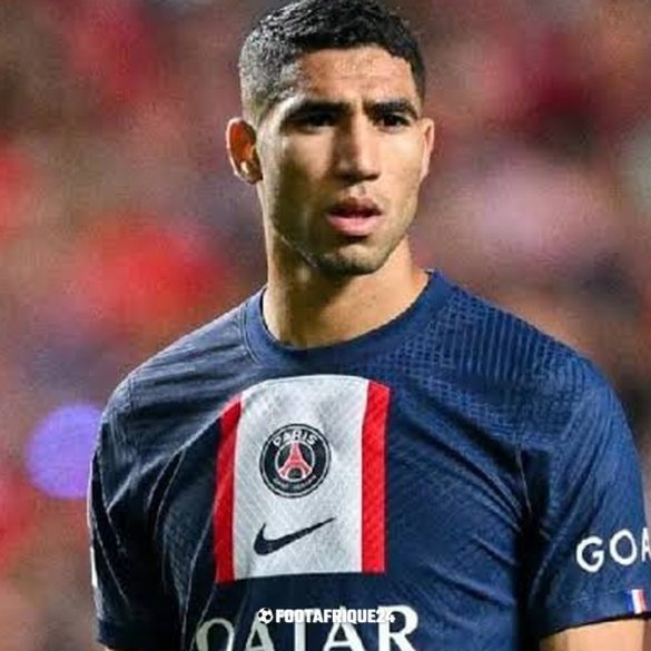 Achraf Hakimi en conférence de presse avant le choc entre le Maroc et le Brésil.