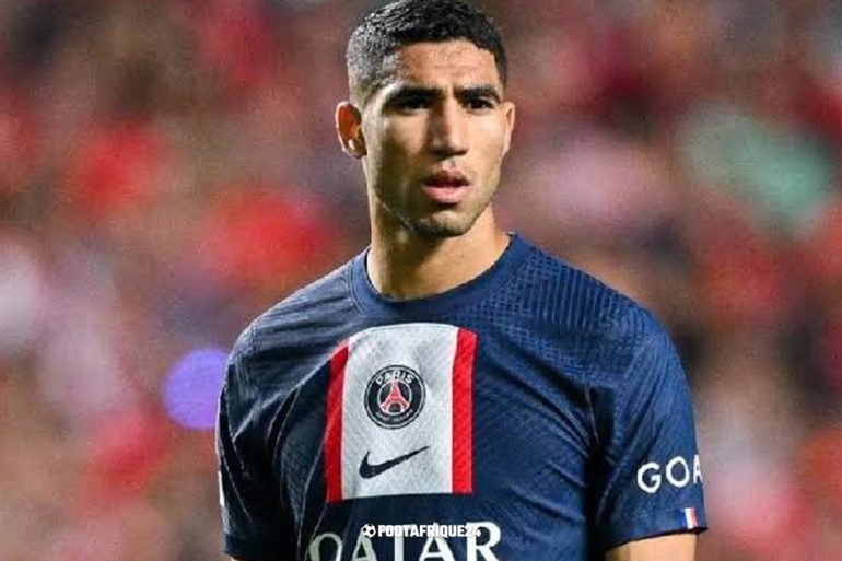 Achraf Hakimi en conférence de presse avant le choc entre le Maroc et le Brésil.
