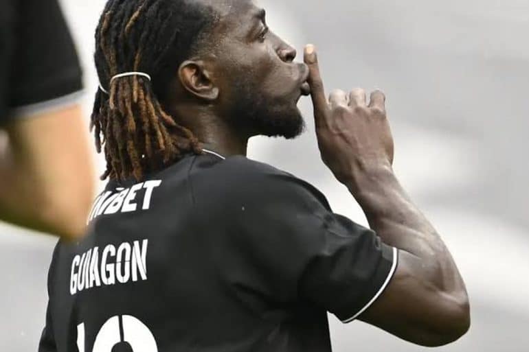 Parfait Guiagon souhaite rejoindre l’Arabie saoudite, mais Charleroi refuse de le céder à un prix insuffisant.