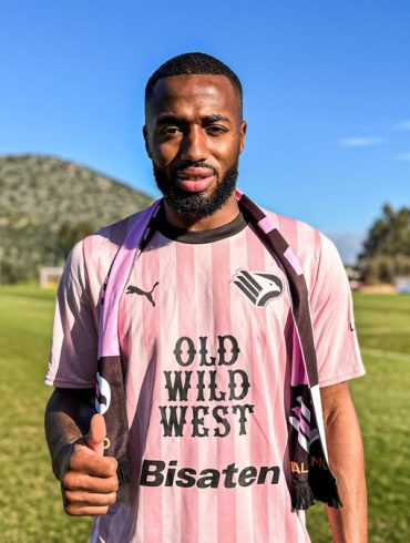 Salim Diakité sous les couleurs de Palerme, alors que Zulte Waregem négocie son arrivée en Belgique.