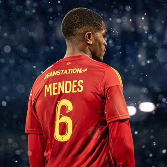 Jordan Mendes avec Rodez, alors que le milieu cap-verdien est désormais suivi de près par Al Ahly.