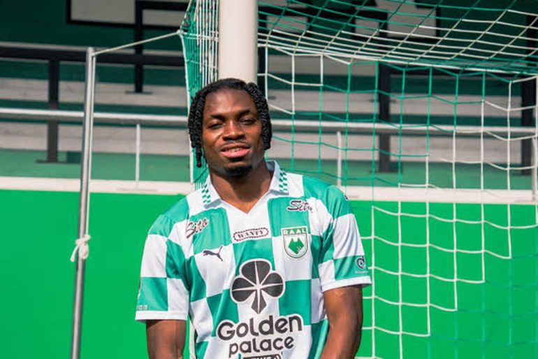 Jerry Afriyie sous les couleurs de la RAAL La Louvière, alors que l’international ghanéen se rapproche du KRC Genk.