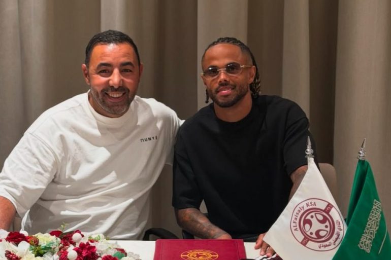 Al-Faisaly officialise l’arrivée de l’international congolais Théo Bongonda, recruté libre après son départ du Spartak Moscou.