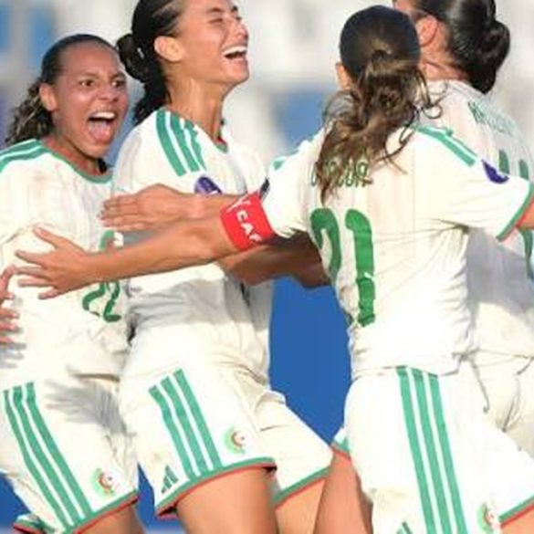 L’Algérie élimine la Côte d’Ivoire 2-1 et atteint pour la première fois les demi-finales de la CAN féminine.