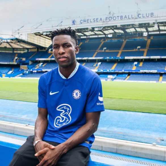 Tottenham s’intéresse à Nicolas Jackson, valorisé à environ 76 millions d’euros par Chelsea.