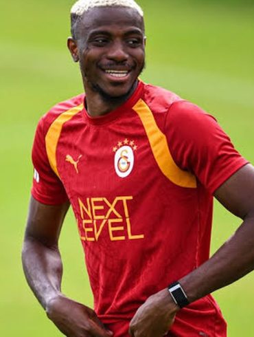 Tottenham s’intéresse à Victor Osimhen, mais Galatasaray réclamerait environ 75 millions d’euros pour son attaquant nigérian.