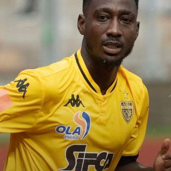 Libre après la fin de son contrat avec l’ASEC Mimosas, Armand Djédjé Dagrou intéresserait Young Africans SC.