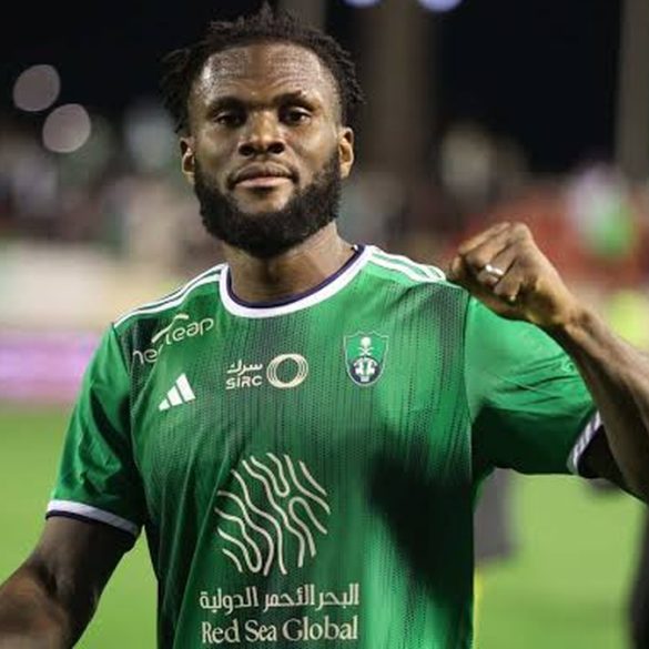 Franck Kessié pourrait finalement retrouver Al-Ahli après avoir quitté le club à l’expiration de son contrat.