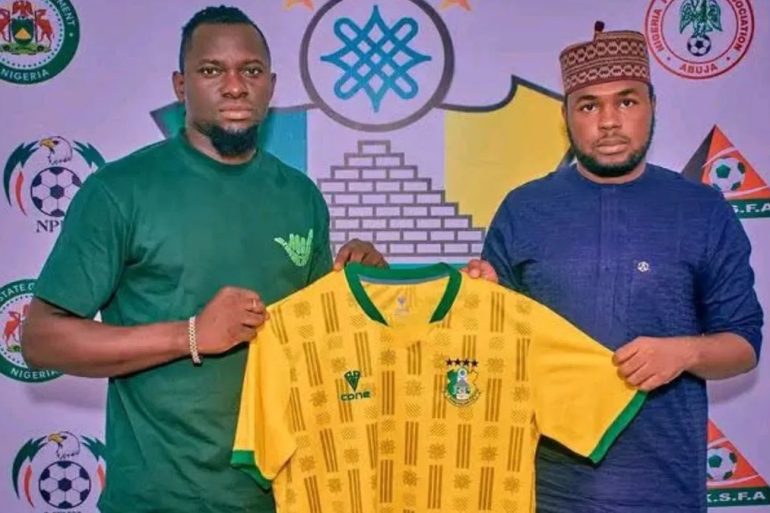 Le gardien international béninois Serge Obassa quitte Remo Stars et s’engage pour une saison avec Kano Pillars.