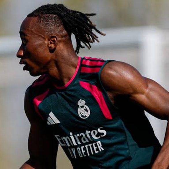 Yan Diomande portera le numéro 25 avec le Real Madrid.