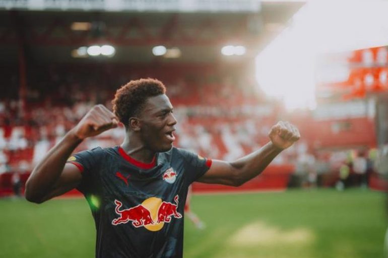 Joane Gadou, Karim Coulibaly et Abdoul Koné figurent parmi les jeunes défenseurs binationaux suivis par les supporters ivoiriens.