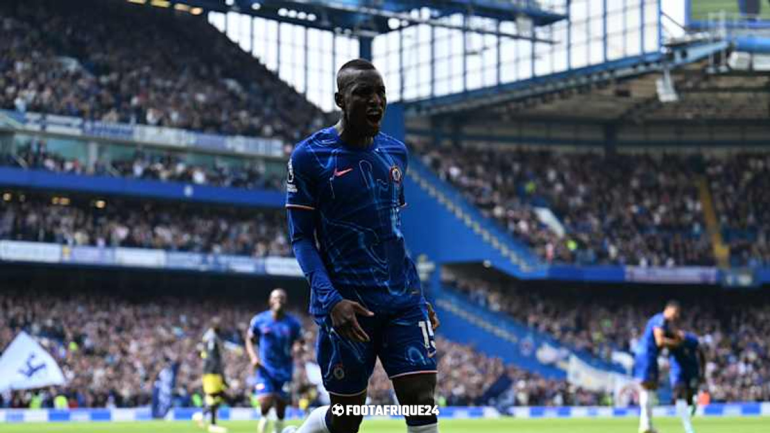 Jackson–Mbaye : Aston Villa mise-t-il sur le Sénégal ?