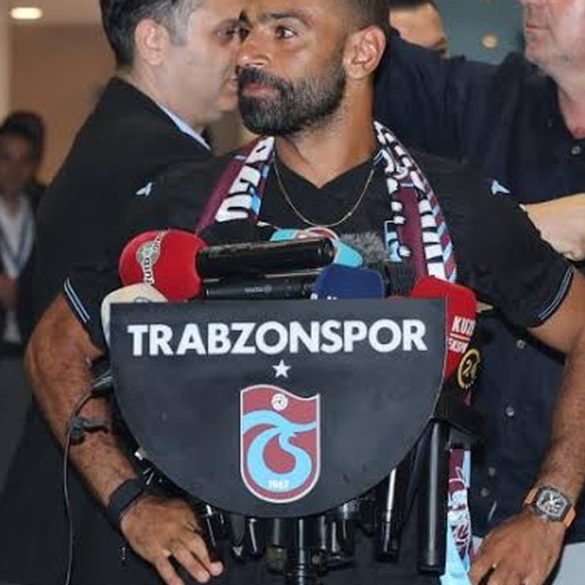 Mohamed Salah signe son contrat de deux saisons avec Trabzonspor après son départ de Liverpool.
