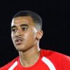 Abdellah Ouazane à l’entraînement avec un maillot rouge du Maroc