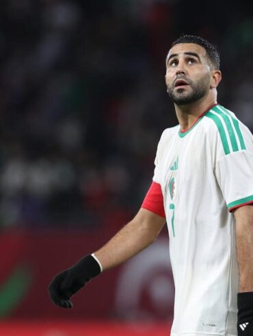 Algérie : Mahrez pourrait entrer en scène pour convaincre le phénomène Mezian Mesloub