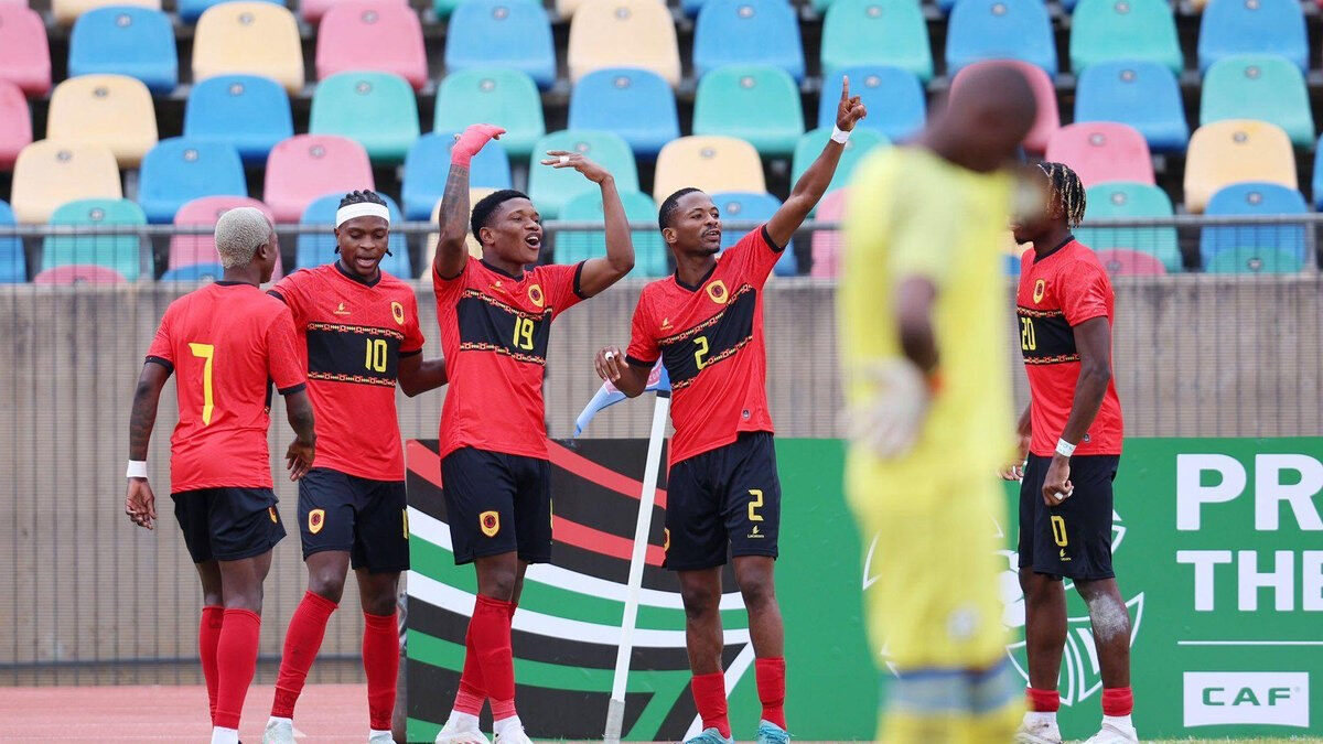 Une sélection de jeunes de l’Angola. Les Palancas Negras U20 ont battu Eswatini 4-0 avec quatre buteurs différents.