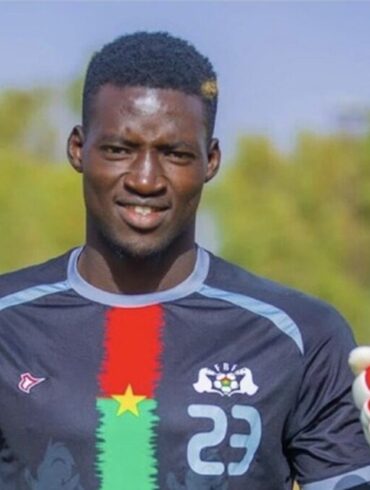 Le gardien burkinabè Philippe La Paix Maré en tenue de football